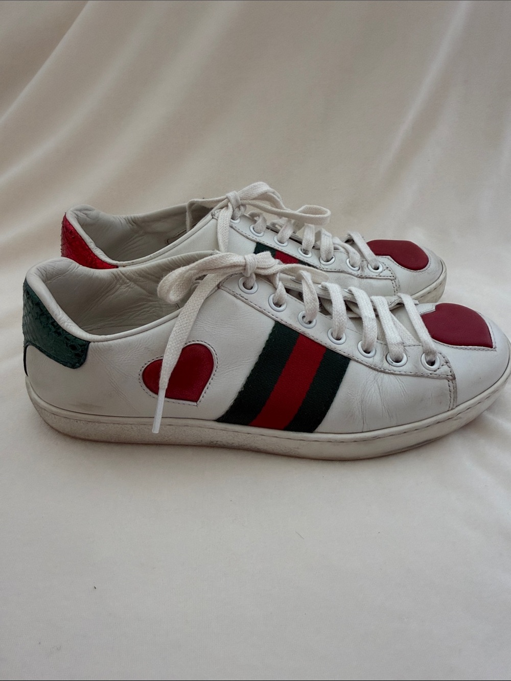 GUCCI Heart Sneakers - Picture 5 of 10